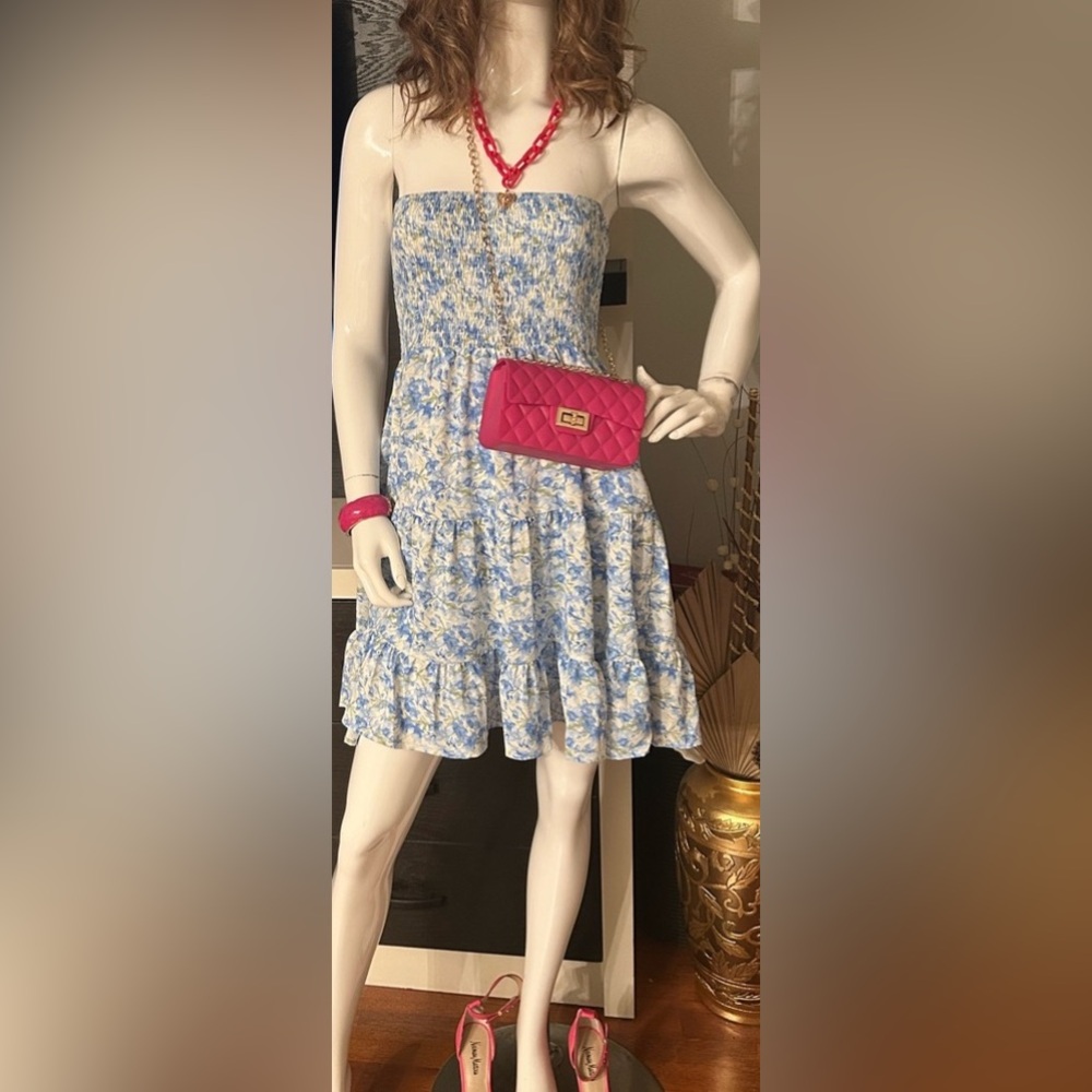 Blue Floral Strapless Dress with Pink Accessories. Girl next door look!! - Picture 2 of 8
